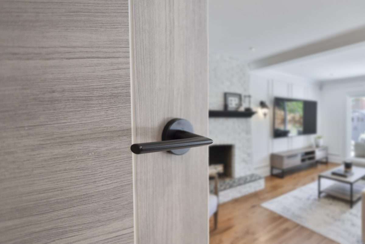 STATUS Georgia Lever on Round Rose - Matt Black - Image 2